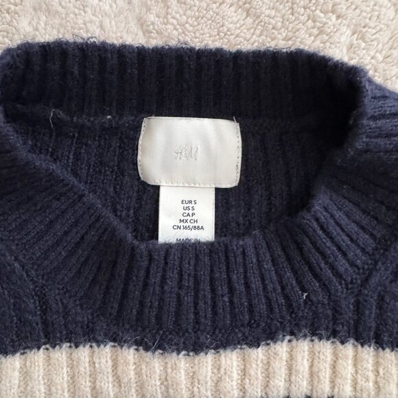 H&M Classic Navy & Cream Striped Knit Sweater - Picture 7 of 8